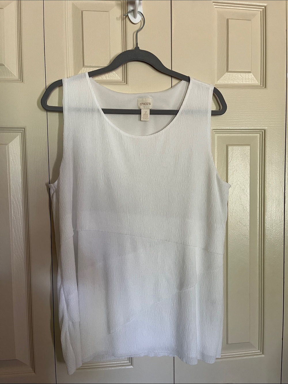 Chico's White Textured Scoop Neck Tank